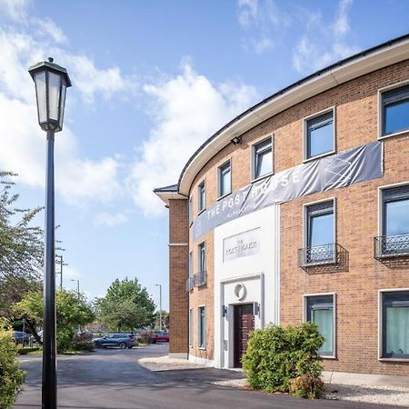 The Post House One By Fortuna Property Gloucester Bagian luar foto