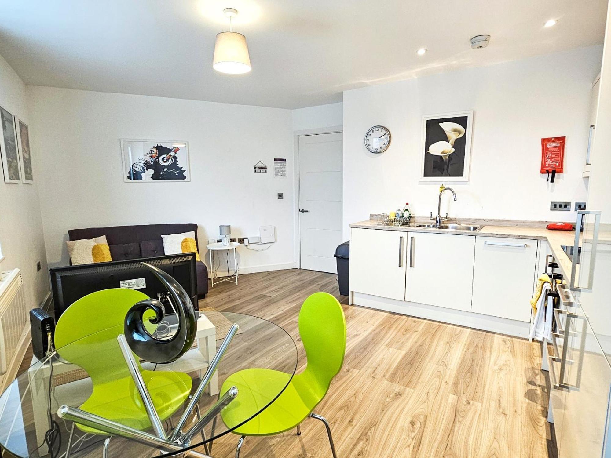 The Post House One By Fortuna Property Gloucester Bagian luar foto