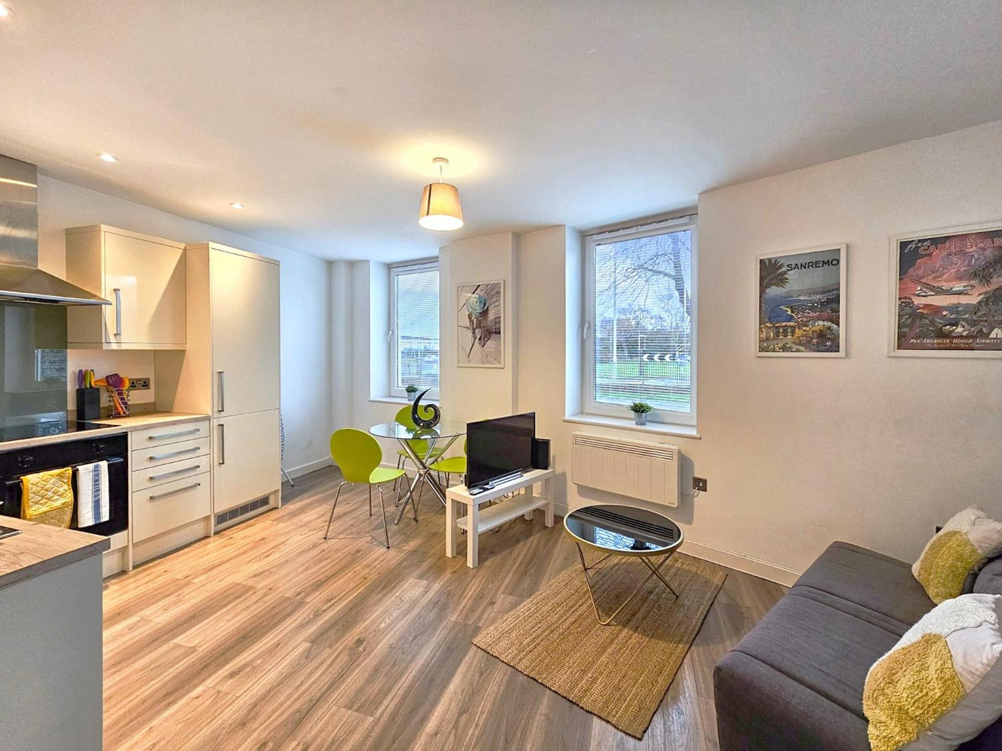 The Post House One By Fortuna Property Gloucester Bagian luar foto